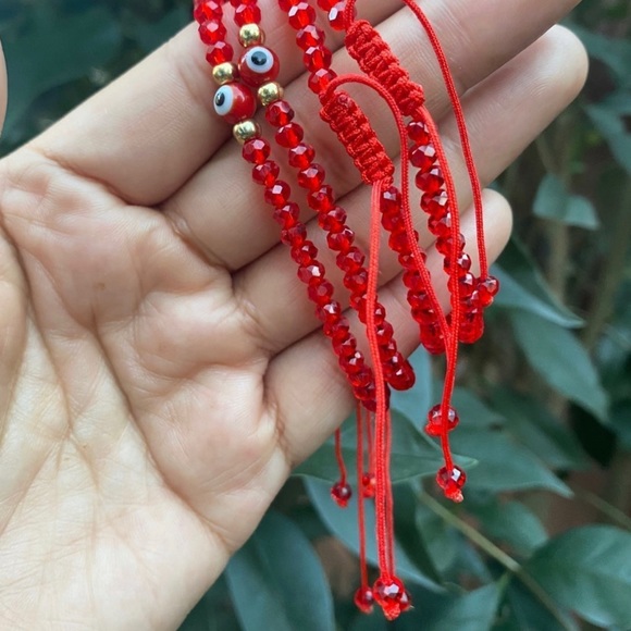 ♥️ Handmade Red Evil Eye Bracelet - Picture 3 of 3